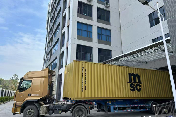 集裝箱碼頭運輸